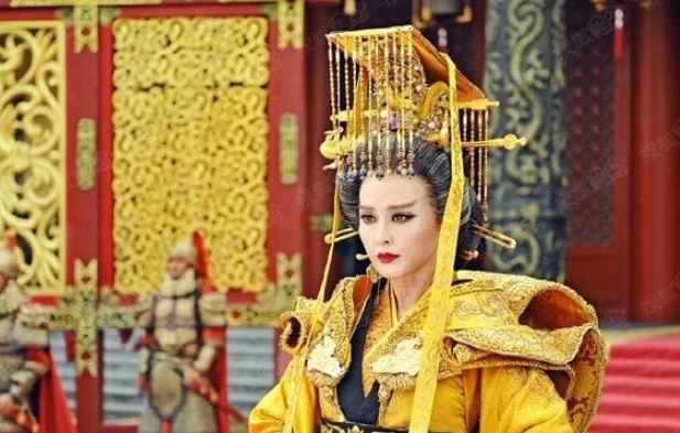 Bi an tam chu trong di vat cua Dich Nhan Kiet