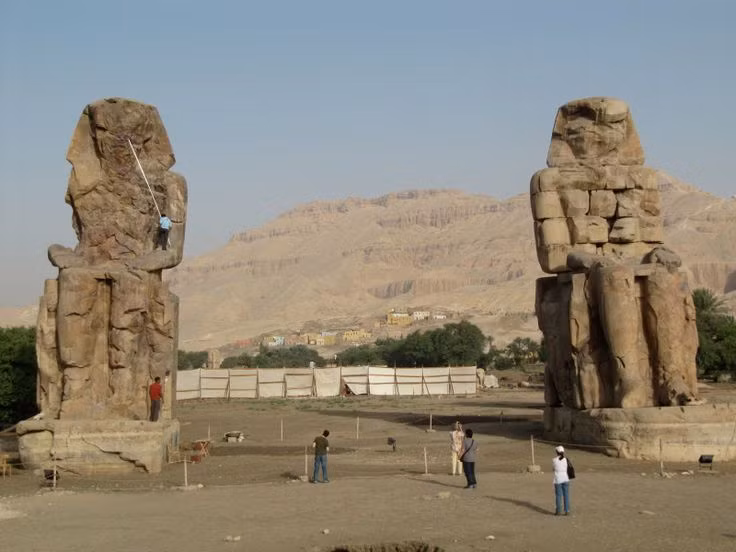  6. Hoàng đế La Mã Septimius Severus đã cố gắng khôi phục tượng. Vào thế kỷ thứ 3 SCN, Hoàng đế La Mã Septimius Severus đã ra lệnh trùng tu bức tượng bị hư hại. Sau đó hiện tượng âm thanh kỳ bí đã không còn xảy ra nữa. Ảnh: Pinterest.