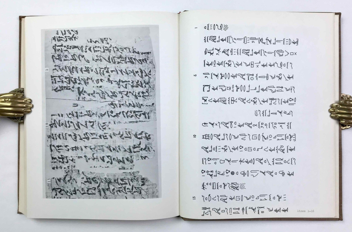  3. Đây là một trong những bản thảo toán học quan trọng nhất của Ai Cập cổ đại. Berlin Papyrus 3024 chứa đựng các bài toán hình học và số học, giúp các nhà nghiên cứu hiểu rõ hơn về kiến thức toán học của người Ai Cập cổ. Ảnh: Biblio AU.