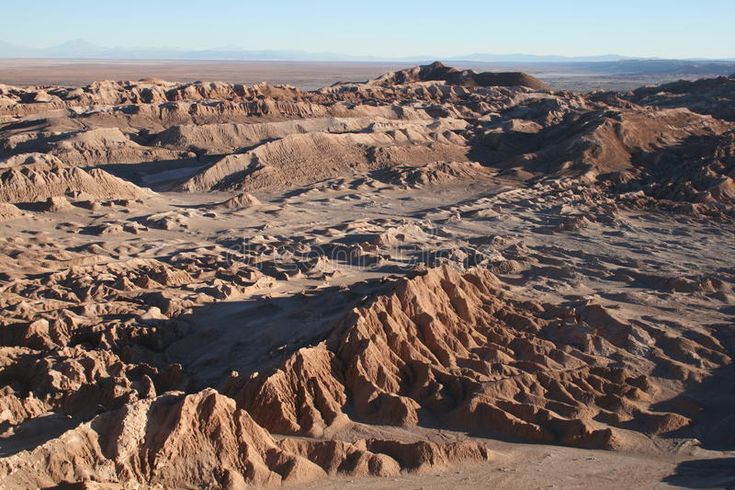  3. Một số khu vực không có sự sống. Ngay cả vi khuẩn cũng khó tồn tại ở những phần khô cằn nhất của Atacama, biến nơi đây thành một trong số ít khu vực trên Trái Đất gần như không có sự sống. Ảnh: Pinterest.