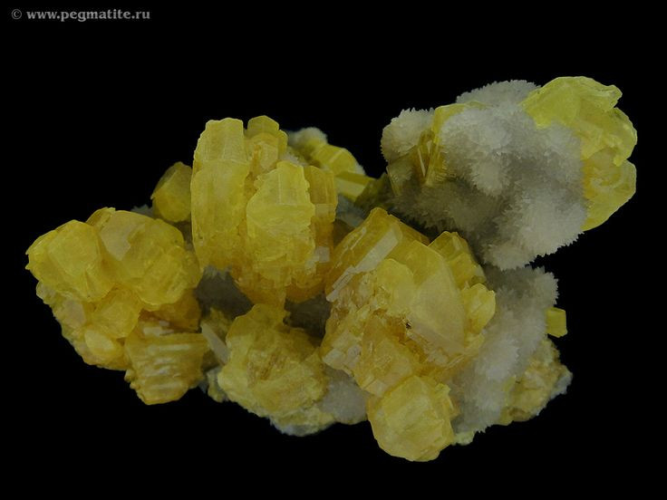  3. Lưu huỳnh không có mùi nhưng các hợp chất của nó thì có. Bản thân lưu huỳnh nguyên chất không có mùi, nhưng khi kết hợp với hydro hoặc các nguyên tố khác, nó tạo ra các hợp chất có mùi đặc trưng như mùi trứng thối (hydro sulfide - H₂S) hoặc mùi cay nồng (lưu huỳnh dioxide - SO₂). Ảnh: Pinterest.