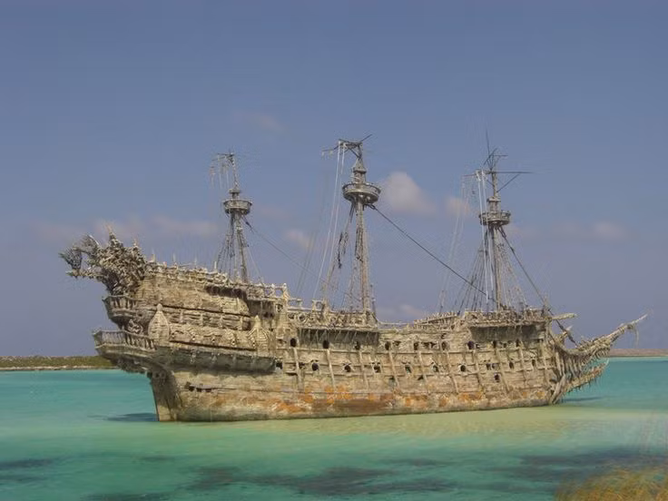  4. Người Hà Lan bay thường được nhìn thấy ở vùng Mũi Hảo Vọng. Nhiều câu chuyện kể rằng con tàu ma này thường xuất hiện ở vùng biển xung quanh Mũi Hảo Vọng, Nam Phi – nơi nổi tiếng với thời tiết khắc nghiệt và những con sóng dữ dội. Ảnh: Pinterest.