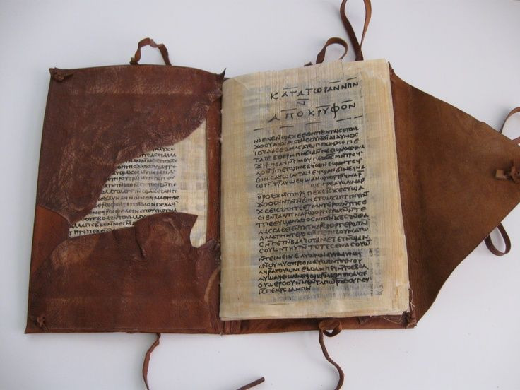  1. Được xem là nền tảng của chủ nghĩa Hermetic. Corpus Hermeticum là một tập hợp các văn bản viết bằng tiếng Hy Lạp đóng vai trò quan trọng trong việc hình thành triết lý Hermetic - một truyền thống huyền học nổi bật châu Âu thời cổ . Ảnh: Pinterest.