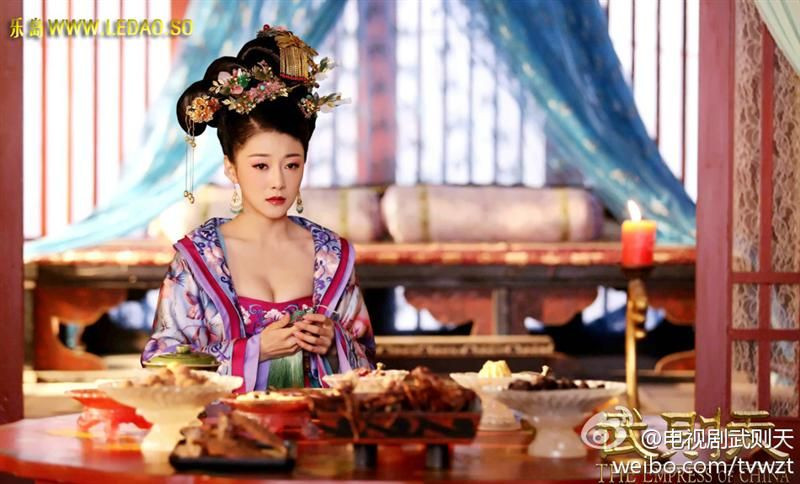  7. Gây dựng một thời kỳ thịnh vượng. Dưới sự cai trị của Võ Tắc Thiên, đất nước phát triển mạnh mẽ về kinh tế, quân sự và văn hóa, đặt nền tảng vững chắc cho giao đoạn lịch sử sau đó. Ảnh: Pinterest.