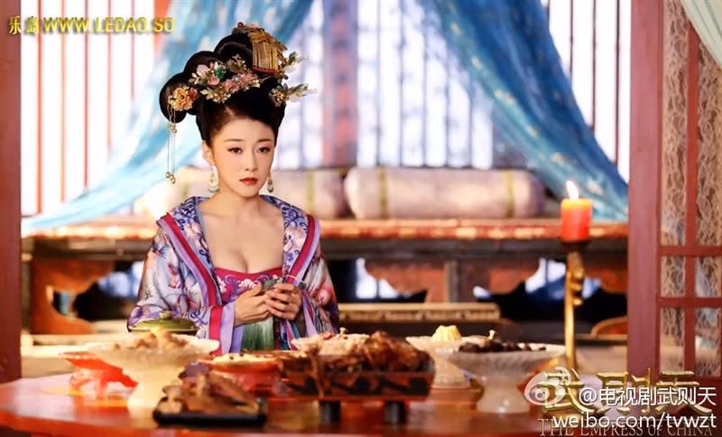  7. Gây dựng một thời kỳ thịnh vượng. Dưới sự cai trị của Võ Tắc Thiên, đất nước phát triển mạnh mẽ về kinh tế, quân sự và văn hóa, đặt nền tảng vững chắc cho giao đoạn lịch sử sau đó. Ảnh: Pinterest.