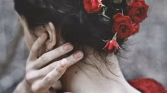  Họ là người khiêm tốn và hướng nội, không thích phô trương. Nhờ sự thông thái và chăm chỉ, họ có thể tích lũy được khối tài sản khổng lồ và trở thành những "quý bà giàu có" đáng ghen tị. Sau tuổi trung niên, vận may của bạn sẽ ngày càng tốt hơn.