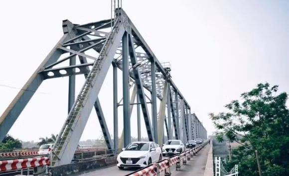 Hai dia phuong nao o Viet Nam co cay cau di nguoc chieu?-Hinh-2