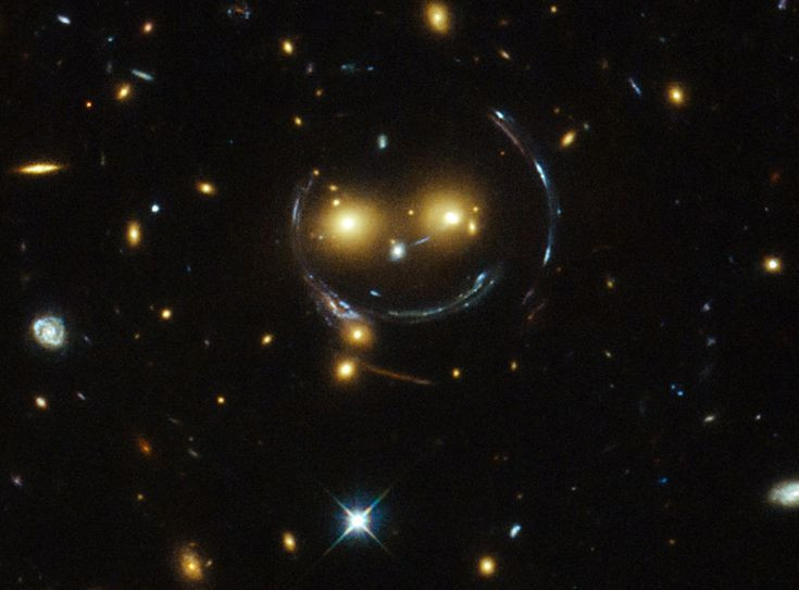  8. Những hình ảnh ấn tượng của nó được ghi lại bởi các kính thiên văn hiện đại. Kính thiên văn Hubble và James Webb đã chụp được nhiều hình ảnh ngoạn mục của hiệu ứng thấu kính hấp dẫn, giúp con người hiểu hơn về vũ trụ. Ảnh: Pinterest.