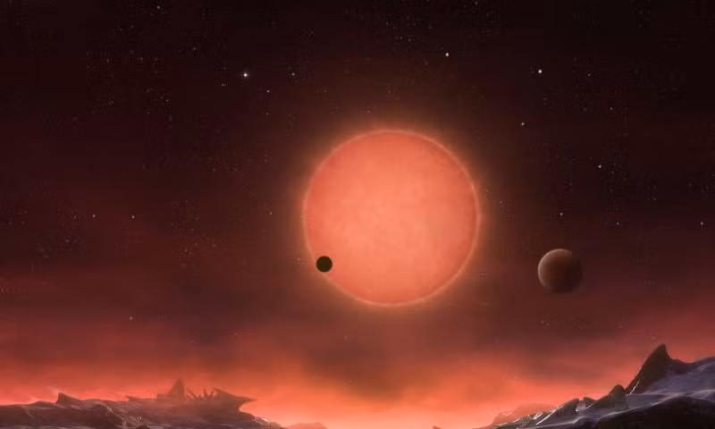  6. Một số sao lùn nâu có thể có hành tinh quay quanh. Dù không phải là những ngôi sao thực thụ, sao lùn nâu vẫn có thể có hệ hành tinh riêng. Các nhà thiên văn đã tìm thấy một số hành tinh quay quanh sao lùn nâu, làm dấy lên câu hỏi liệu những hệ thống như vậy có thể hỗ trợ sự sống hay không. Ảnh: Pinterest.