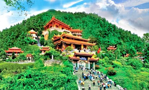 Diem ten 5 ngoi chua dep, linh thieng gan Ha Noi-Hinh-2