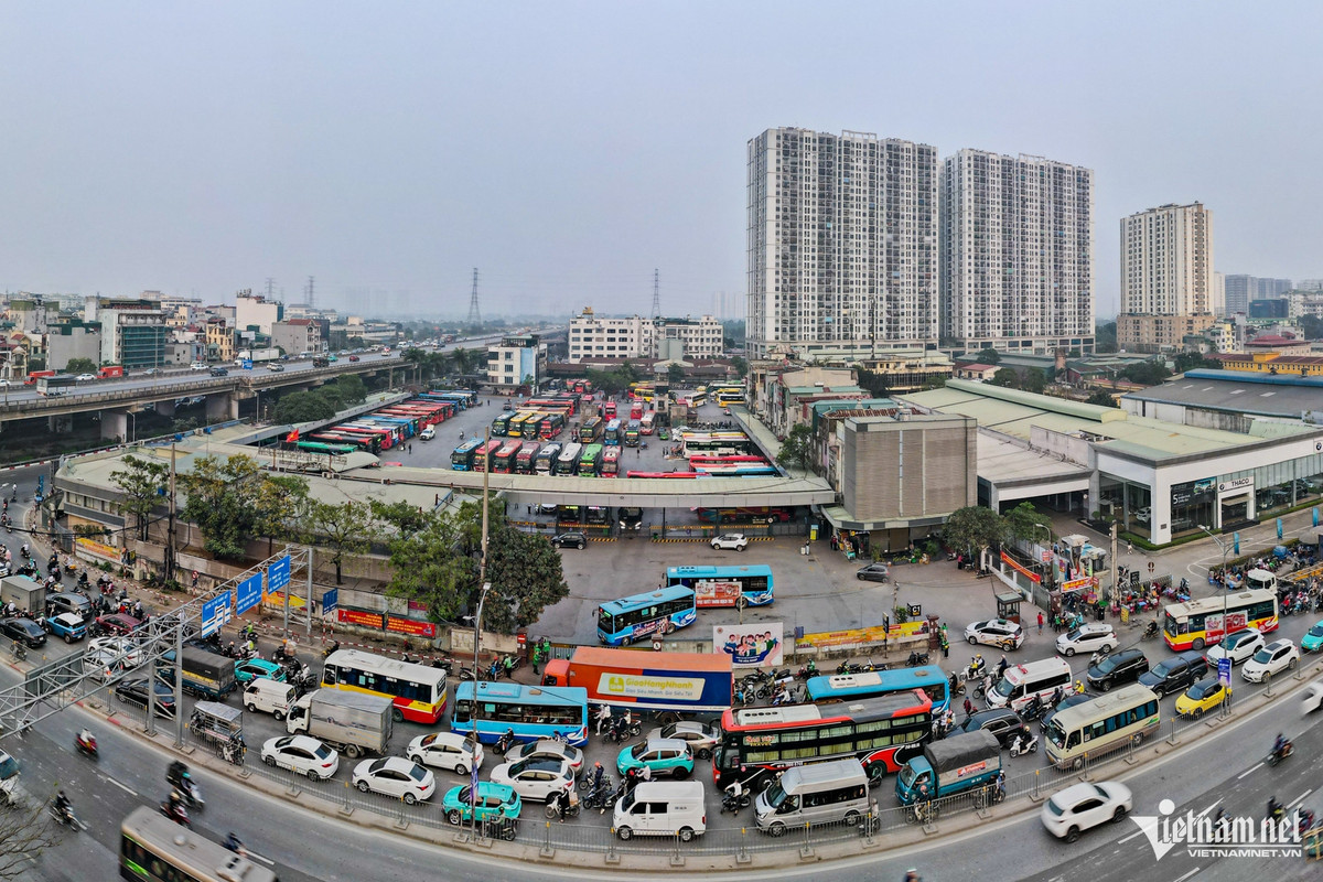 Khu vực bến xe Nước Ngầm và một phần đường Giải Phóng thuộc phường Hoàng Liệt.