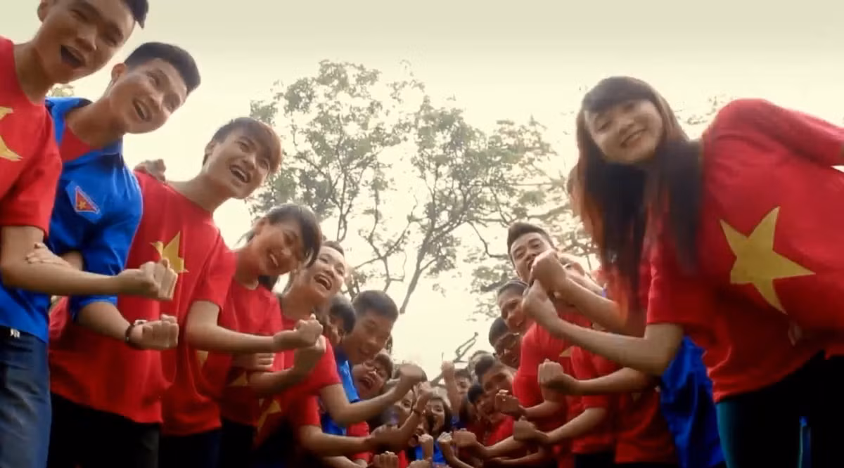 Các bạn trẻ, sinh viên, thanh niên cần tích cực rèn luyện, phấn đấu mỗi ngày để trở thành người có ích cho xã hội.