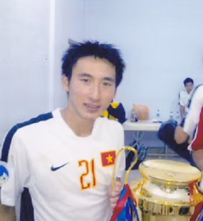 Nguyễn Hải Huy thi đấu ở vị trí tiền vệ cho tuyển U23 Việt Nam nhưng không quá nổi bật.