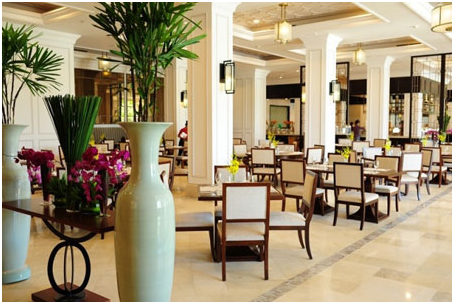 Các chi tiết nội thất cao cấp trang nhã tại các nhà hàng bên trong khách sạn.