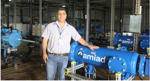 Micheal David là kỹ sư vận hành nhà máy nước.