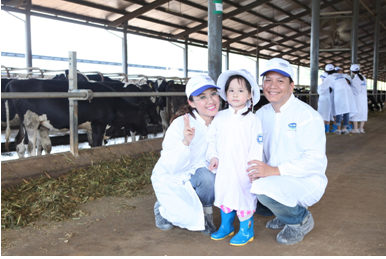 Gia đình BTV Hoài Anh đã có những trải nghiệm thú vị tại trang trại.