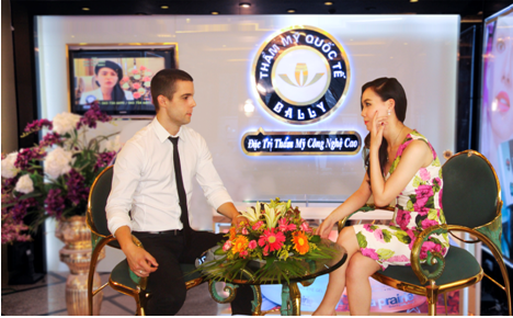 Chuyên gia tư vấn cho diễn viên Minh Hà.