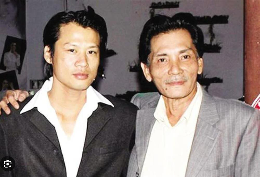 Con trai Thuong Tin chia se ve viec khong o cung cha