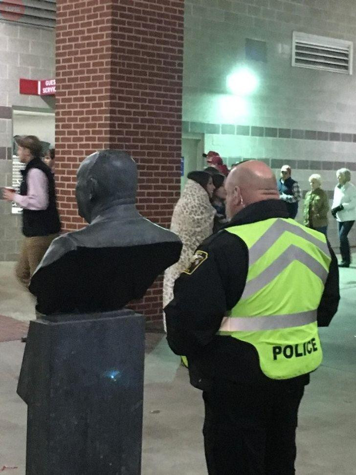 hật tình cờ và thật bất ngờ.