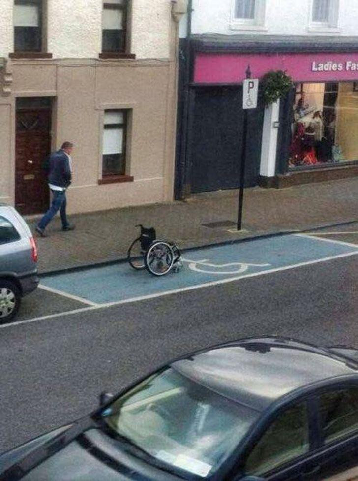 hỗ để xe có cần thiết phải rộng thế này không?