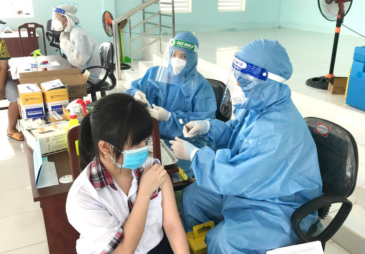 Nhieu tinh mien Tay tiem vaccine COVID-19 mui 2 dat gan 70%