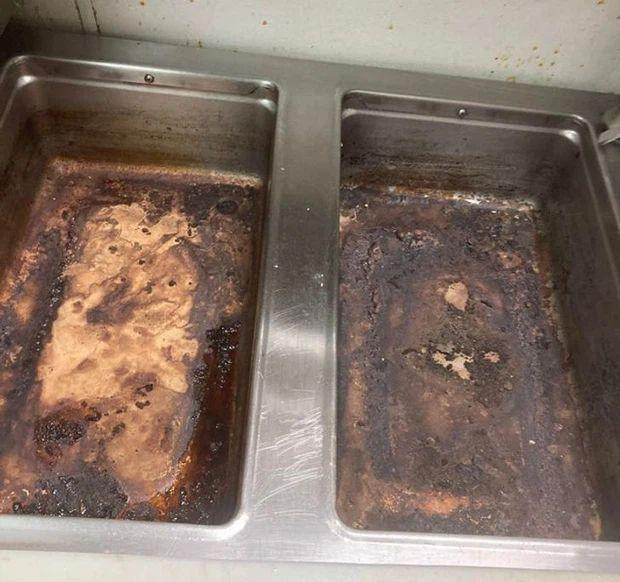 hi ai đó lỡ tay làm cháy đồ ăn. Nhìn tưởng đơn giản nhưng cọ sạch chúng lại vô cùng khó khăn