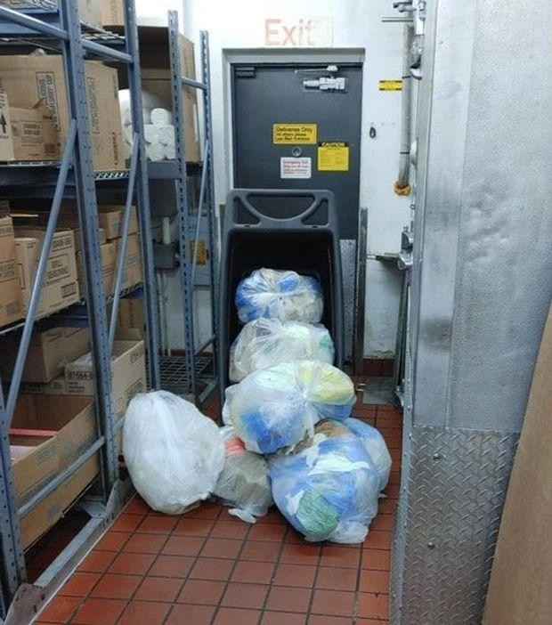 ác lúc nào cũng chất đống la liệt