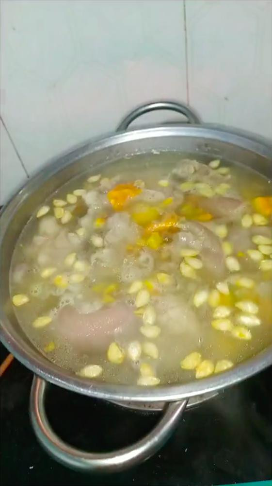 Trổ tài nồi canh bí đãi cả nhà nhưng bị chê thì phải làm gì tiếp theo ạ?