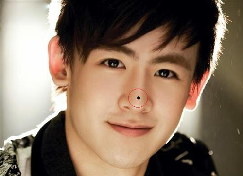 Đàn ông có 5 nốt ruồi này kiếm tiền cực đỉnh - Hình 2 Dan ong co 5 not ruoi nay kiem tien cuc dinh-Hinh-2