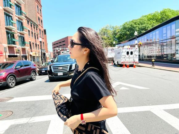 'Vua ca Koi' dang loat anh chup ngau hung ba xa Ha Thanh Xuan