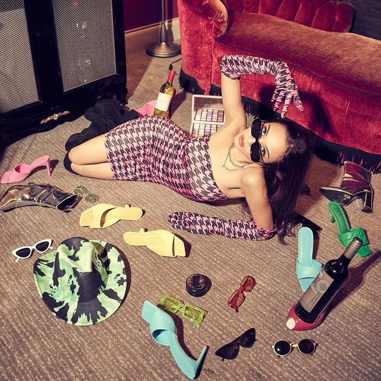 DJ người Singapore góp mặt ở hàng loạt sự kiện lớn, biểu diễn ở nhiều quốc gia châu Á và châu Âu. Tài năng và danh tiếng của Farah vươn tầm quốc tế khi cô đạt quán quân cuộc thi DJ toàn cầu Queen of Mashups 2018, giành giải ba tại Queen of Mashups 2019.