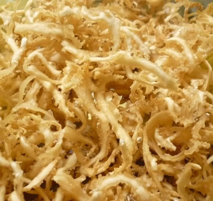 Người dân miền biển coi rau câu chân vịt như “báu vật trời ban” bởi chúng đem lại thu nhập cho dân đảo quanh năm.