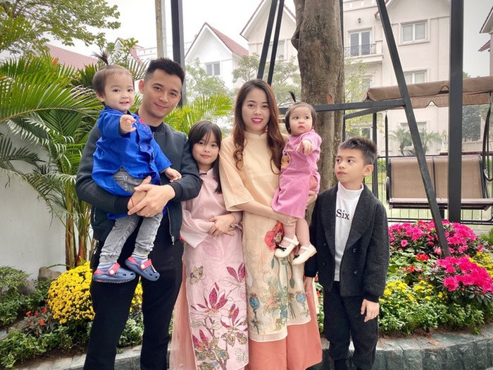 Chồng hiện tại của Hằng 'Túi' có chia sẻ về con riêng của vợ - Hình 7 Chong hien tai cua Hang 'Tui' co chia se ve con rieng cua vo-Hinh-7