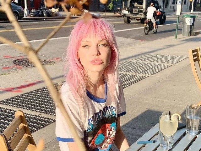 Ban gai cu cua 'nguoi dan ong bi cam ghet nhat tren Internet'-Hinh-5