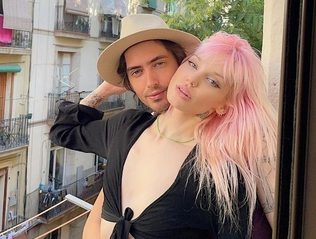 Ban gai cu cua 'nguoi dan ong bi cam ghet nhat tren Internet'-Hinh-8