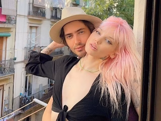 Ban gai cu cua 'nguoi dan ong bi cam ghet nhat tren Internet'-Hinh-8