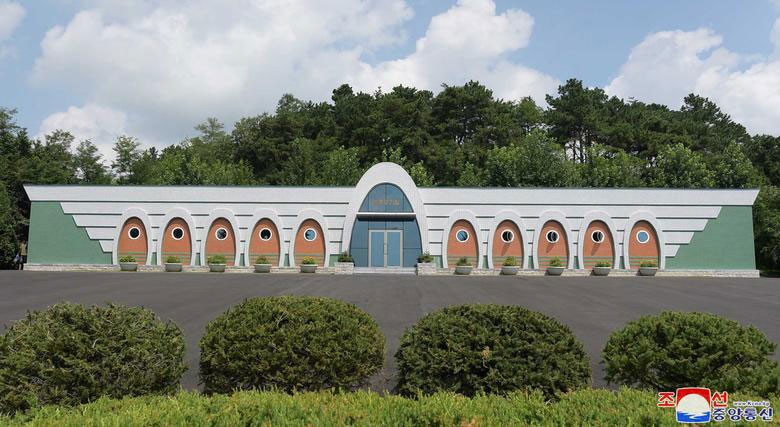 Những công trình kiến trúc gây ấn tượng mạnh ở Triều Tiên - Hình 9 Nhung cong trinh kien truc gay an tuong manh o Trieu Tien-Hinh-9