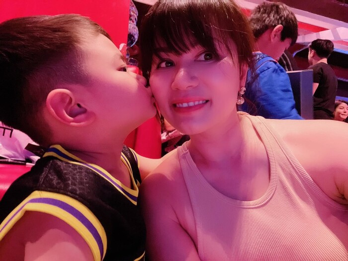 Con trai Đan Trường đã khỏi Covid, vợ cũ có chia sẻ gây chú ý Con trai Dan Truong da khoi Covid, vo cu co chia se gay chu y