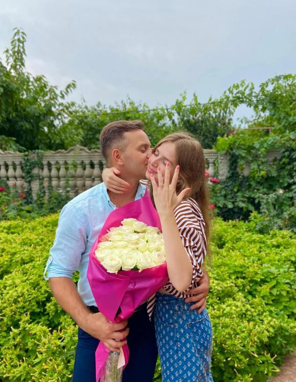 Mau nu vu danh ghen am i MXH 2 nam truoc khoe bo Tay cau hon