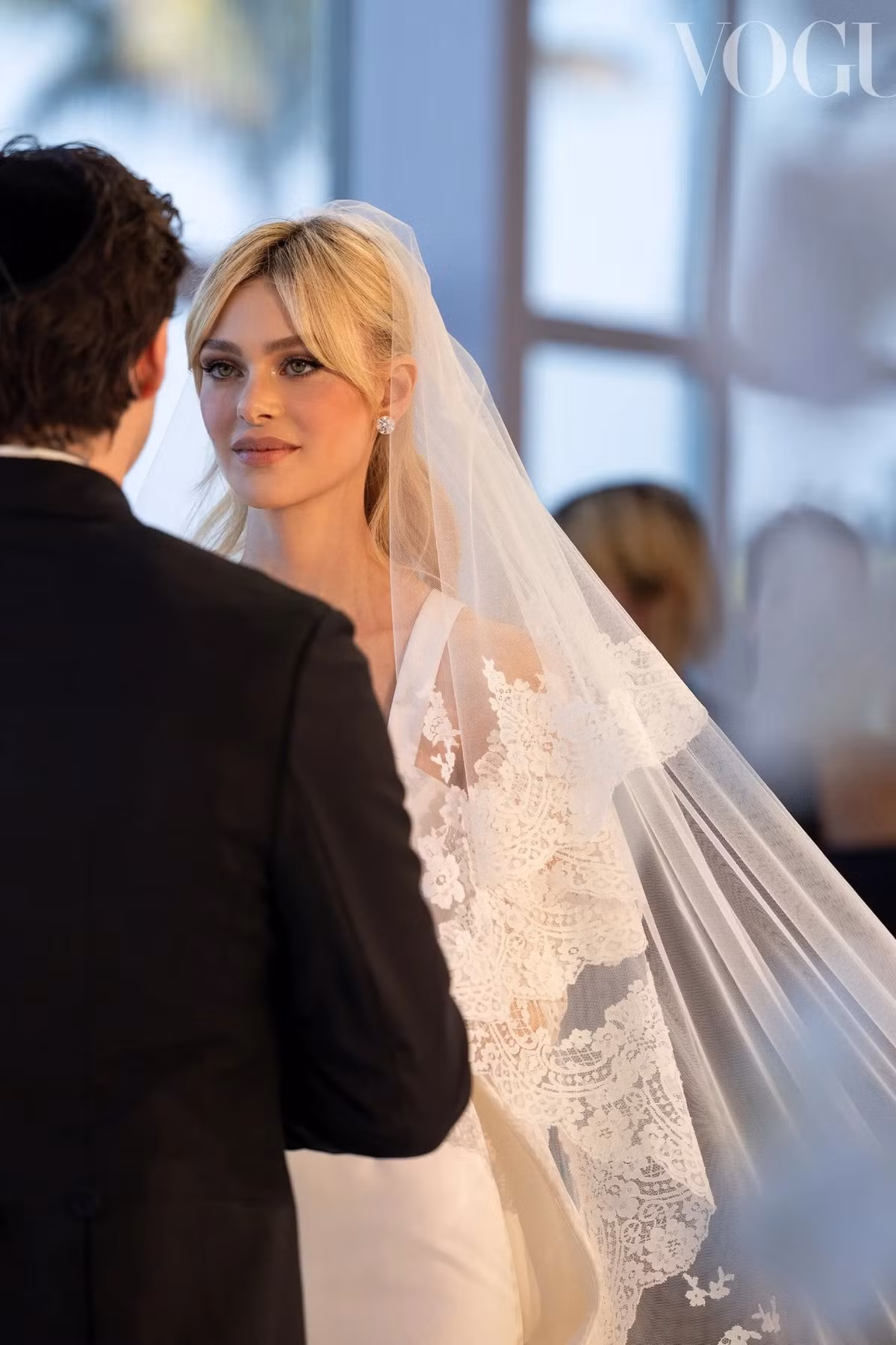 Chiec vay khien moi quan he giua Victoria Beckham va con dau ran nut