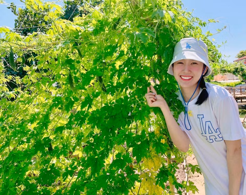 Vo Hoang Yen - Mau Thuy dien bikini do dang tren bien-Hinh-8