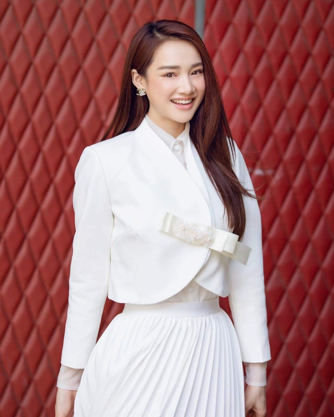 Vo Hoang Yen - Mau Thuy dien bikini do dang tren bien-Hinh-5