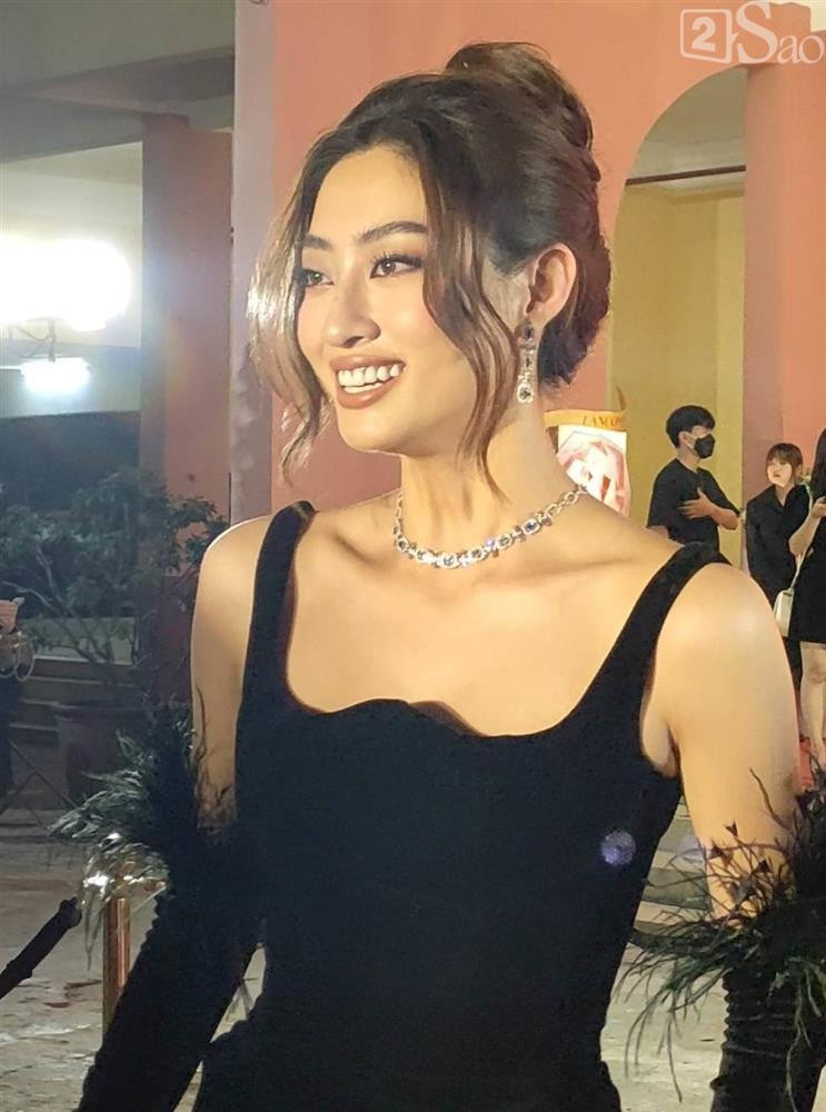 Anh 'bi tag' de lo nhan sac that Luong Thuy Linh-Hinh-6