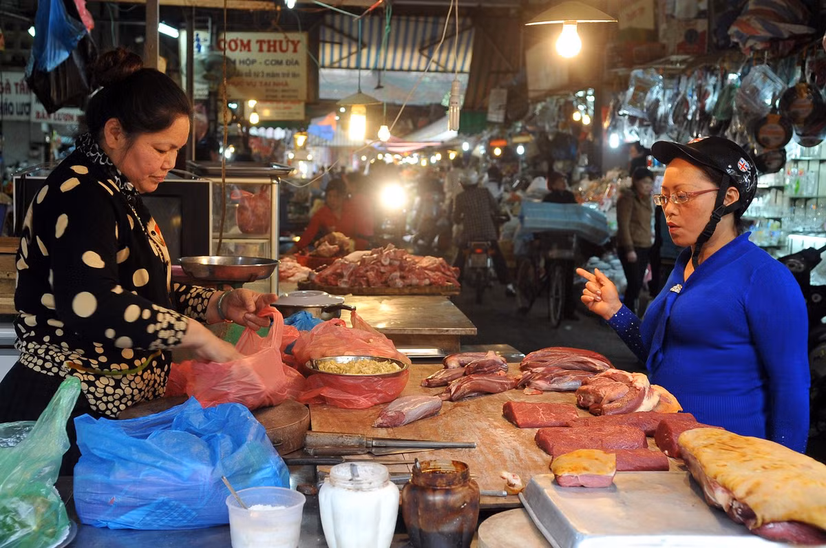 Sau rau cu qua, thit ga va thit heo 'dat tay nhau' tang gia ngoai cho