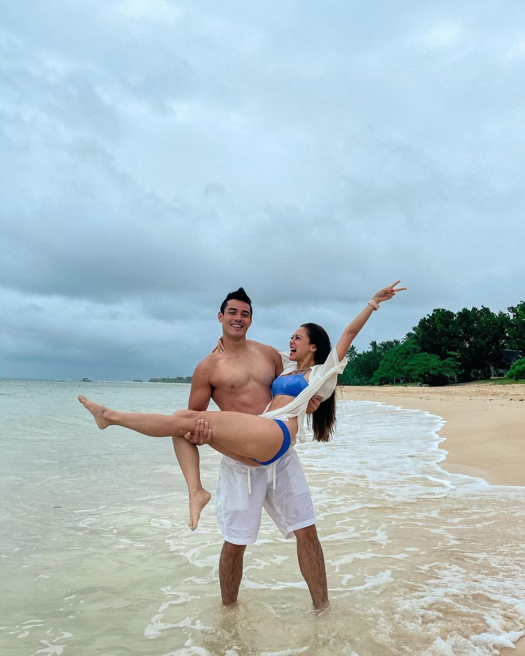 Tinh yeu 10 nam cua ngoi sao Philippines-Hinh-7