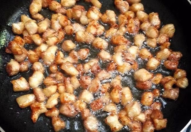 Mach ban cach lam com chay kho quet tai nha-Hinh-3