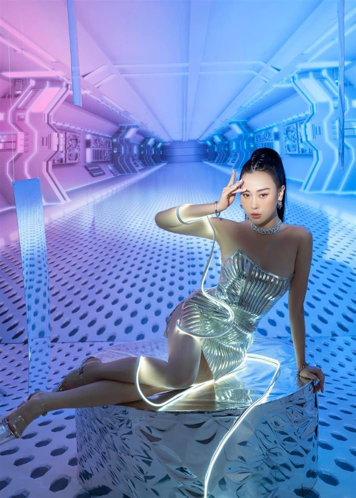 Phuong Oanh chat dep Hoa hau Ky Duyen nho body 'da het khuc gio'?