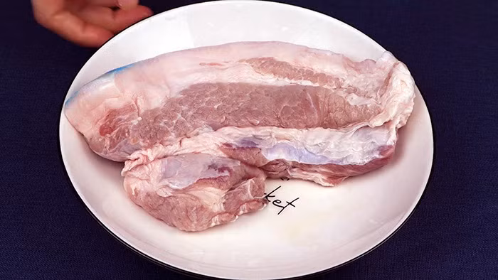 Ra dong thit dung nuoc nong la sai, can them 2 gia vi nay-Hinh-4