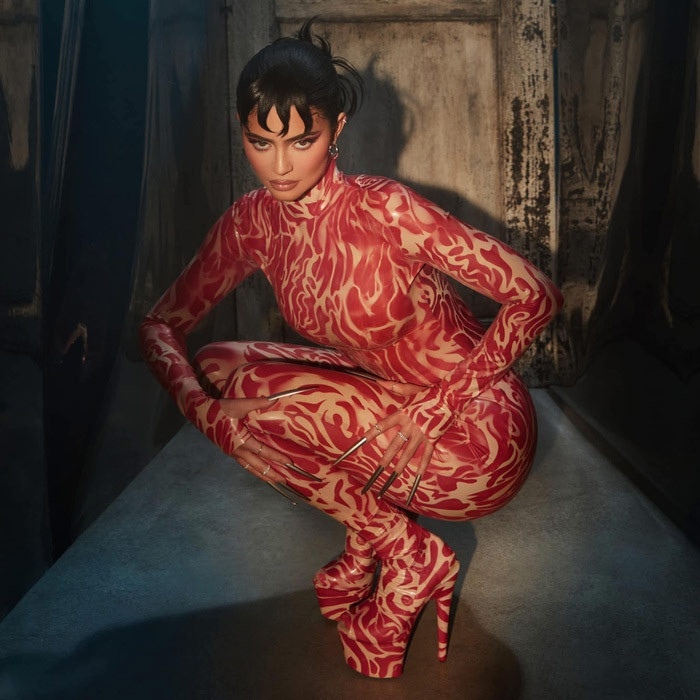 Hot girl giau nhat Hollywood gay soc vi bikini danh lua thi giac-Hinh-3