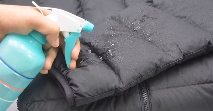 Mẹo nhỏ giúp áo phao luôn sạch, thơm mà không cần giặt Meo nho giup ao phao luon sach, thom ma khong can giat